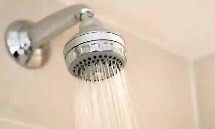 Myku në banjë? Ja rutina që funksionon gjithmonë