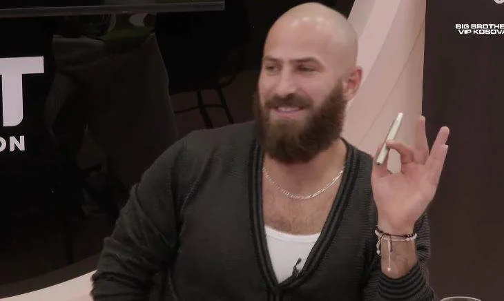 Nailiri flet për pëlqimin që ka për këtë banore: Kam turp t’ia shpreh në sy