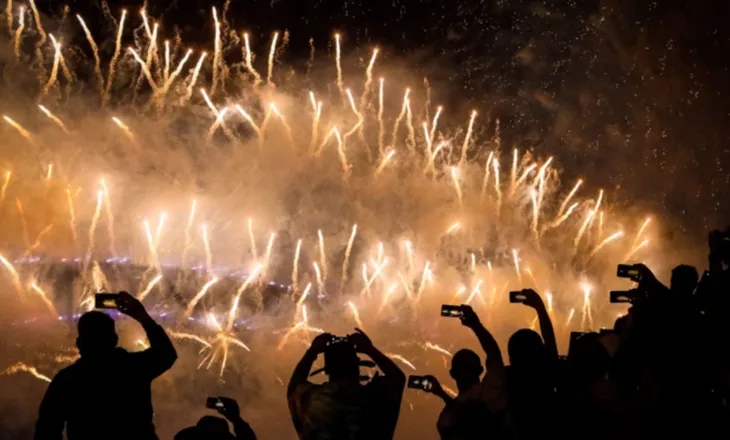 Nata e ndërrimit të viteve! Cili vend e feston i pari Vitin e Ri dhe kush e pret i fundit (ORARET)
