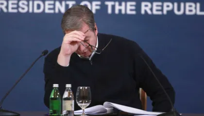 “Ndarja” me SHBA-në dhe kritikat nga BE, si Serbia po i humb njëherazi të gjithë partnerët ndërkombëtarë