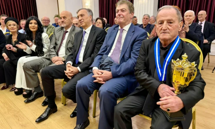 “Nderi i Kombit” Faruk Kalleshi feston 80-vjetorin dhe nderohet si “Hero i Paqes Botërore”
