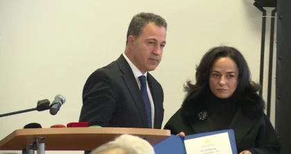 Nderohet Artur Zheji, Unioni i Gazetarëve i jep pas vdekjes çmimin ‘Karriera për vitin 2025”