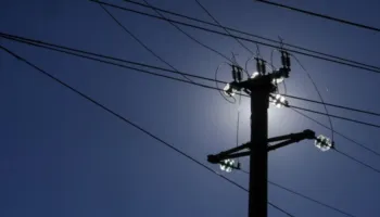 Ndërprerje të energjisë elektrike/ Bizneset ankohen për dëme, shkak bëhet…