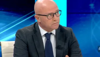 Ne demokratët dhe ata që edhe në përgjime e konsiderojnë njëri-tjetrin plehra dhe kurva, që i shërbejnë vetëm parasë