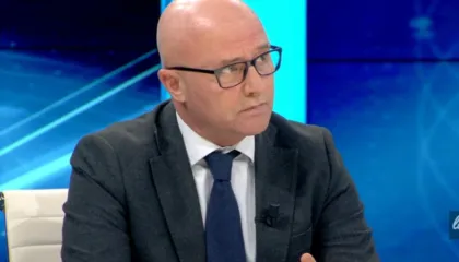 Ne demokratët dhe ata që edhe në përgjime e konsiderojnë njëri-tjetrin plehra dhe kurva, që i shërbejnë vetëm parasë