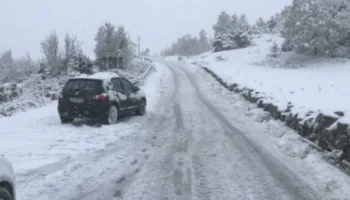 Në ditën e fundit të 2025, Kukësi “vishet” me të bardha, dëborë dhe temperatura minus 16 gradë (VIDEO)