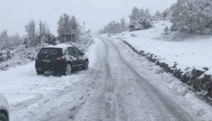 Në ditën e fundit të 2025, Kukësi “vishet” me të bardha, dëborë dhe temperatura minus 16 gradë (VIDEO)