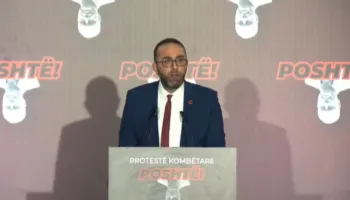 “Ne do të qëndrojmë në sheshe”/ Bardhi nga protesta e PD-së: Këtij pushteti i janë lëkundur themelet