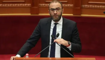 “Në një nga zyrat e Kuvendit mund të kenë fshehur Agasin”/ Bardhi ngre dyshime të forta