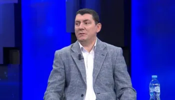 “Në të dyja dojset përmendet kryeministri vetë”/ Gazetari: Pse Rama po mbron Ballukun e Karçanaj dhe jo Veliajn dhe…?