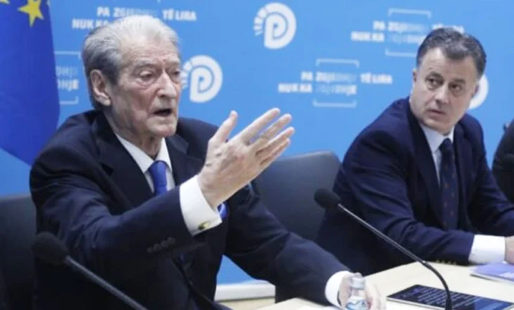 ‘Ne vijmë të flasim, ju na ndaloni’/ Anëtari i Kryesisë largohet pas përplasjes me Berishën