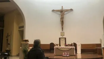 “Nëse kremtonim festat fetare, dënoheshim me burg”/ BIRN: Krishtlindjet në një vend ku Zoti ishte i ndaluar