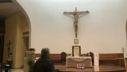 “Nëse kremtonim festat fetare, dënoheshim me burg”/ BIRN: Krishtlindjet në një vend ku Zoti ishte i ndaluar