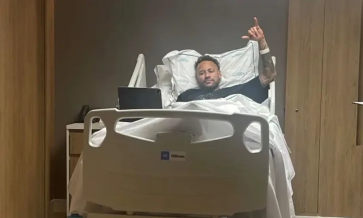 Neymar kalon me sukses ndërhyrjen kirurgjikale në gjurin e majtë