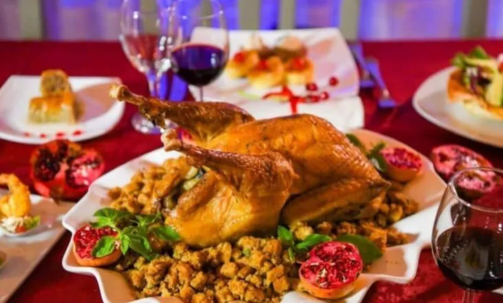 Nga gjeli i detit te vera, sa shtrenjtë po kushton tryeza e Vitit të Ri?