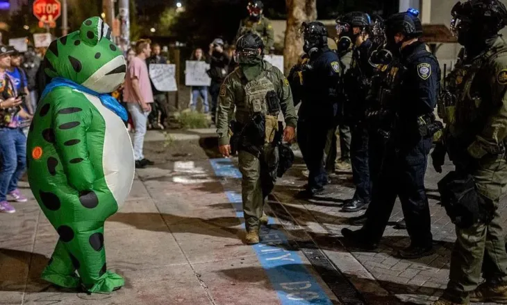 Nga Pepe te protestat anti-ICE, si u shndërrua bretkosa meme e ekstremit të djathtë kundër Trump