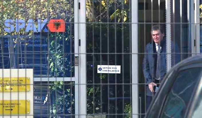 Ngushtohet laku për Sali Berishën për “21 janarin”, Bamir Topi nxjerr të palarat e vrasjeve në bulevard para SPAK…