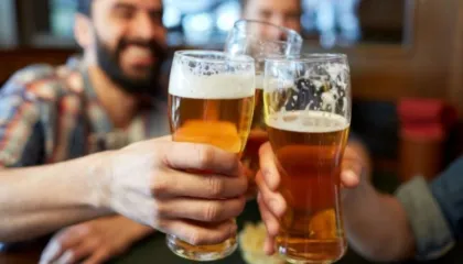 Një javë konsumim i alkoolit, ja çfarë i bën trupit tuaj