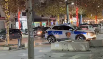 Një tjetër grua ‘e pëson’ te blloqet e betonit në Vlorë