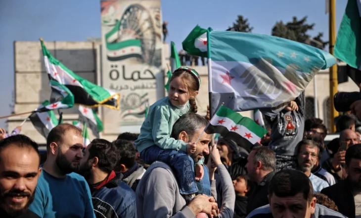 Një vit pa Assad në Siri, lufta që mbaroi për të filluar tjetrën