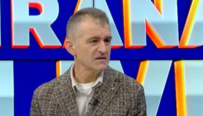 “Nuk e di, si kanë kurajo të flasin për demokraci”/ Elezi, reagon ashpër: PD, shërbyese e familjes Berisha