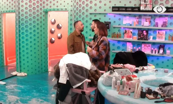 “Nuk ka shanse t’i ngresh zërin një vajze”/ Debate të ashpra në shtëpi, kontakt fizik mes Angelos dhe Senos: Usht!