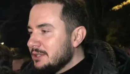 “Nuk më përjashton dot njeri”, Salianji: Sot jam këtu për protestë, por do të vazhdoj foltoret e mia