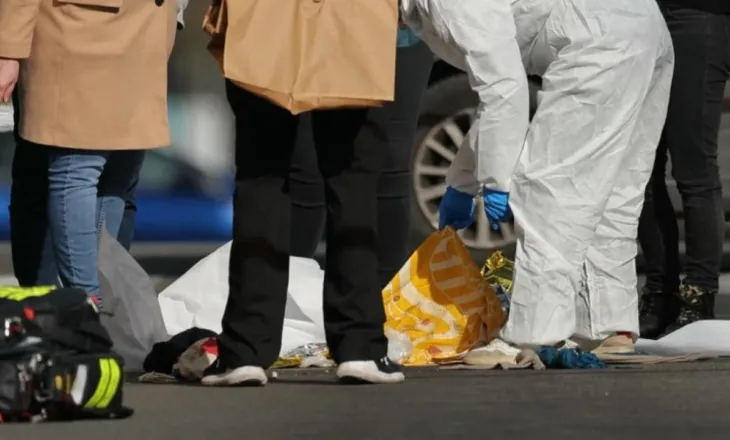 Nxjerr thikën dhe kërcënon qytetarët, vritet nga policia 19-vjeçari në Francë