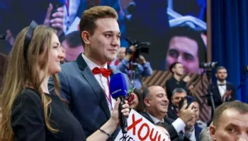 “Olga, martohu me mua!”, gazetari ndërpret konferencën për shtyp të Putinit dhe e fton atë në dasmë