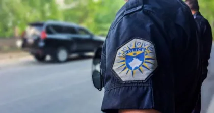 Operacion policor kundër korrupsionit/ Sveçla: Janë arrestuar disa zyrtarë të lartë publikë, mes tyre dhe një…