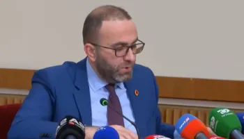 Opozita: Të mblidhen “mandatet”! Demokratët shkojnë të vetëm në Këshill: PS në mbrojtje të Ballukut