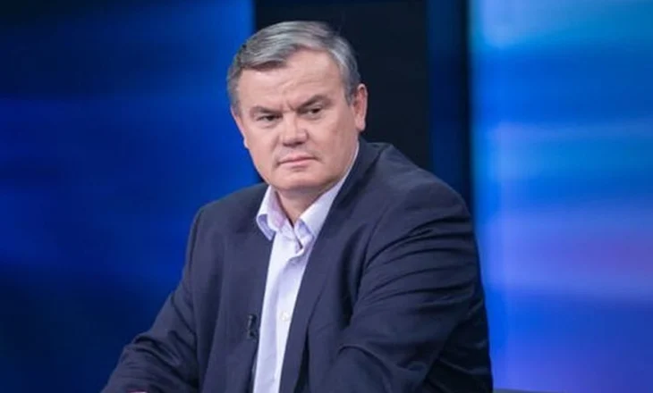 “Opozitë e mbaruar…”/ Nikoll Lesi: Berisha po luan me nervat e demokratëve duke nxjerrë 200 vetë në shesh!