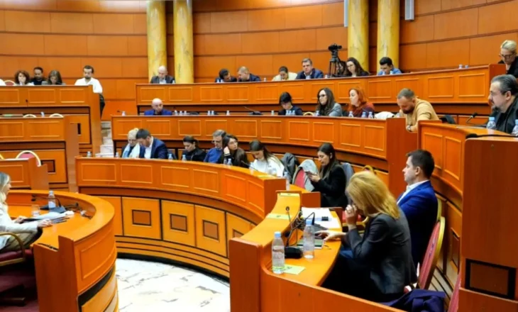Pa prezencën e kryebashkiakut Erion Veliaj, Këshilli Bashkiak i Tiranës miraton Buxhetin 2026