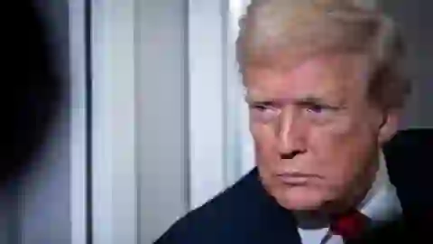 Pak ditë në burg, Trump liron drejtorin ekzekutiv të dënuar për mashtrim financiar