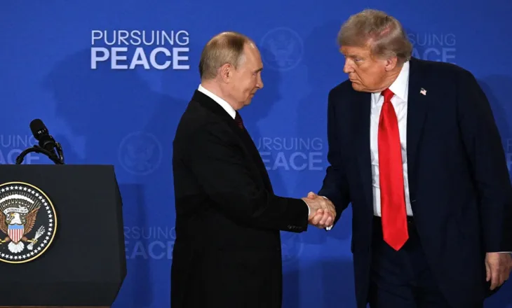 Pak orë nga takimi me Zelenskyn, Trump telefonon Vladimir Putin: Bisedë shumë produktive