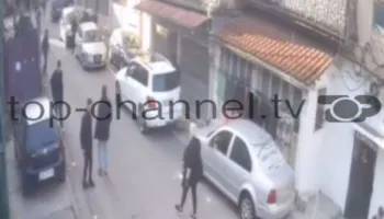 Pamjet/ “Eja pas mësimit ‘sqarohemi’”, parandalohet ngjarja e rëndë në Shkodër, sërish grupe të miturish konfliktohen me thika nëpër duar