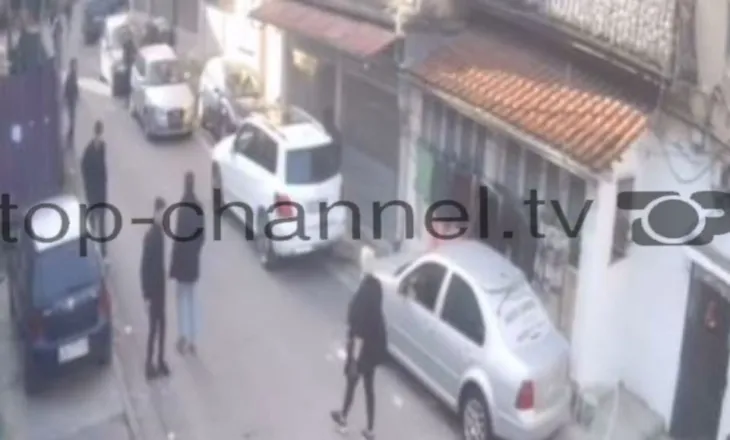 Pamjet/ “Eja pas mësimit ‘sqarohemi’”, parandalohet ngjarja e rëndë në Shkodër, sërish grupe të miturish konfliktohen me thika nëpër duar