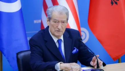 “Parlamenti nuk ekziston”, Berisha paralajmëron: Protestat do të diversifikohen me greva urie