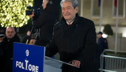 Partia Demokratike proteston sot përpara Kryeministrisë