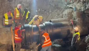 Pas 5 ditësh pa ujë, rikthehet pjesërisht furnizimi në Vlorë! Riparohet defekti, por autobotet sërish “në aksion”