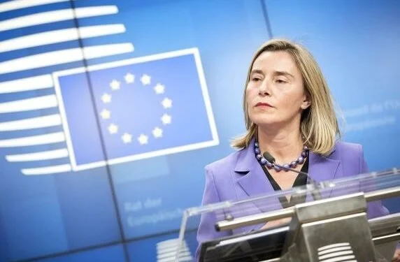 Pas akuzave për mashtrim dhe korrupsion, lirohet Federica Mogherini