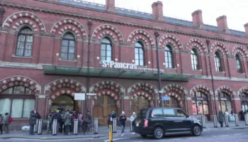 Pas defekti elektrik që ndërpreu lëvizjen e trenave në kanalin e La Manshit, Eurostar rinis punën