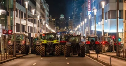 Pas Francës, fermerët protestojnë edhe në Belgjikë, 150 traktorë “pushtojnë” rrugët e Brukselit