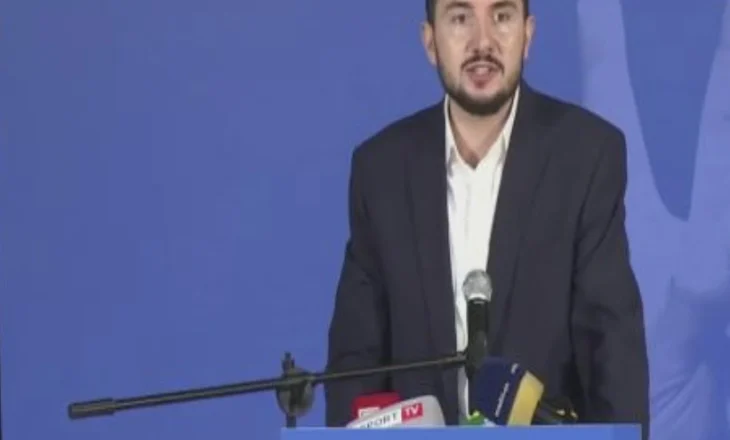 “PD duhet të përgatitet që…”/ Salianji: Shqipëria po plaçkitet, gjithçka komandohet nga një dorë…