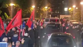 “PD pritet të jetë agresive”, gazetari zbulon detajet nga protesta: Ja sa mund të zgjasë