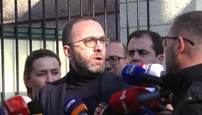 PD s’u lejua të mblidhte Këshillin e Mandateve për Ballukun, ironizon Bardhi: Agasi mund të jetë fshehur në Kuvend