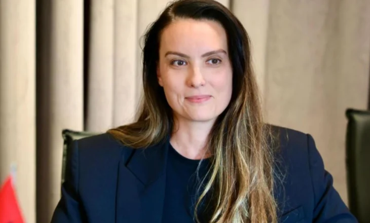 Pedagogia e Fakultetit të Gjuhëve të Huaja merr detyrën e zv/ministres së Turizmit, Kulturës dhe Sportit