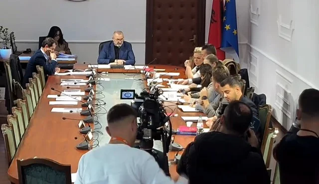 Përfundimi i mandatit të ish-gjyqtares Elsa Toska, Komisioni i Ligjeve miraton shpalljen e vakancës