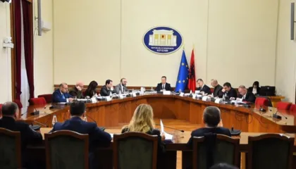 “Periudha prej 1 jave, e mjaftueshme për t’u njohur me provat”, deputetët e PD te Mandatet letër Peleshit: Mblidh Këshillin për kërkesën e SPAK për arrestimin e Ballukut