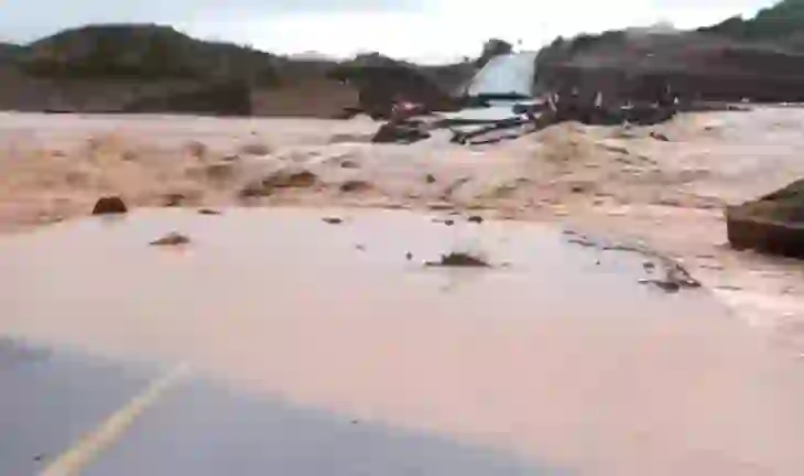 Përmbytje masive në Greqi/ Lumi Enipea del nga shtrati, evakuohen banorët